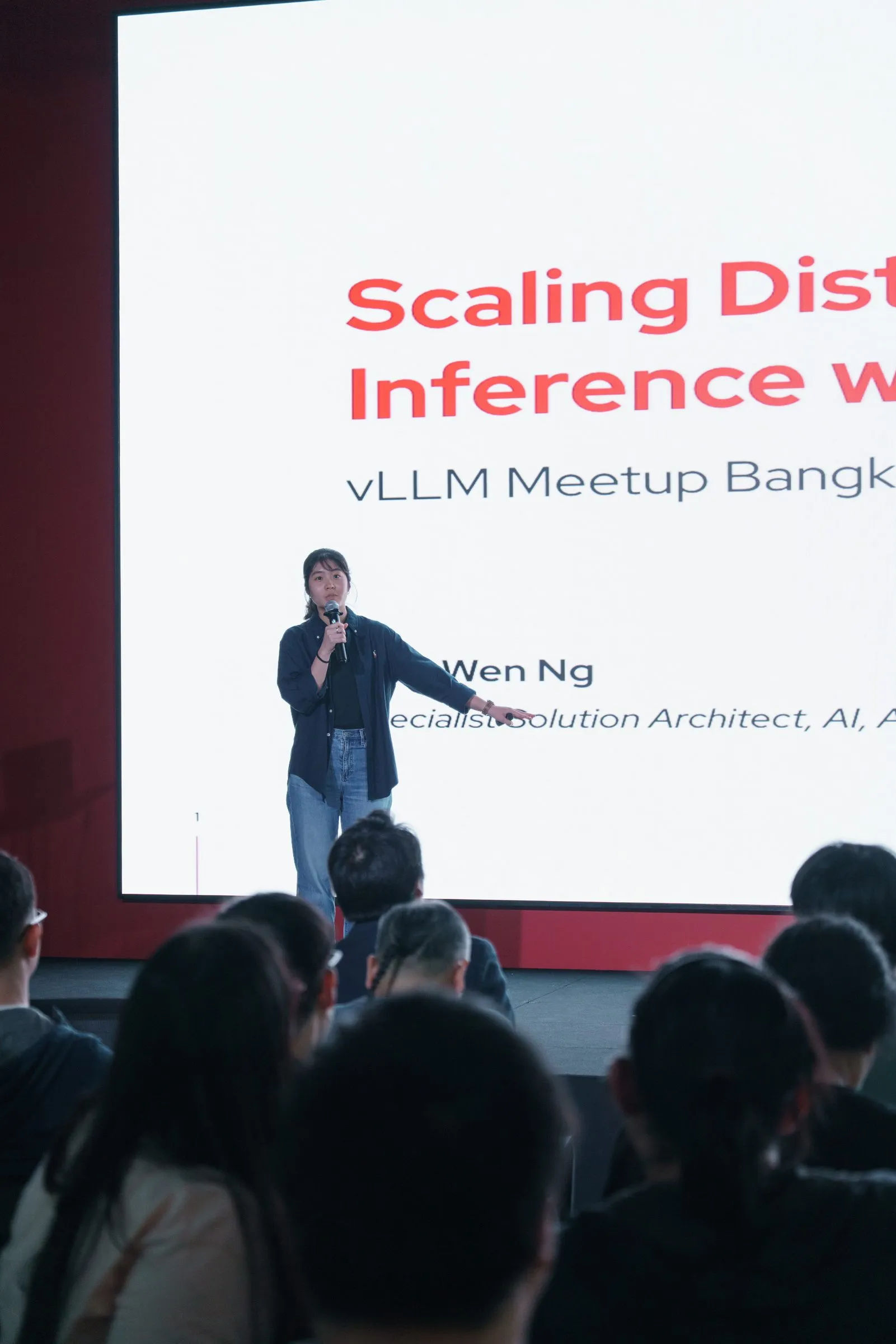 Jing Wen Ng (Red Hat) presenting Scaling Distributed Inference with llm-d